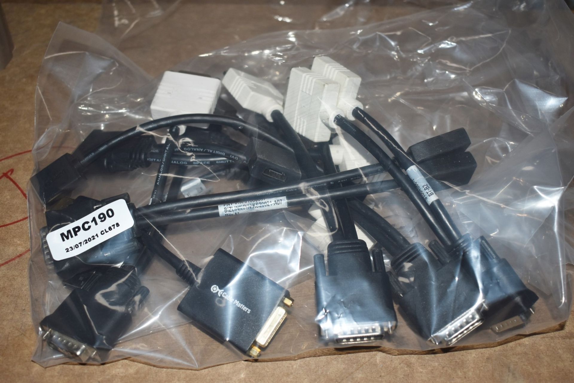 17 x Assorted Monitor Connector Cables - Ref: MPC190 P1 - CL678 - Location: Altrincham WA14This - Image 8 of 11