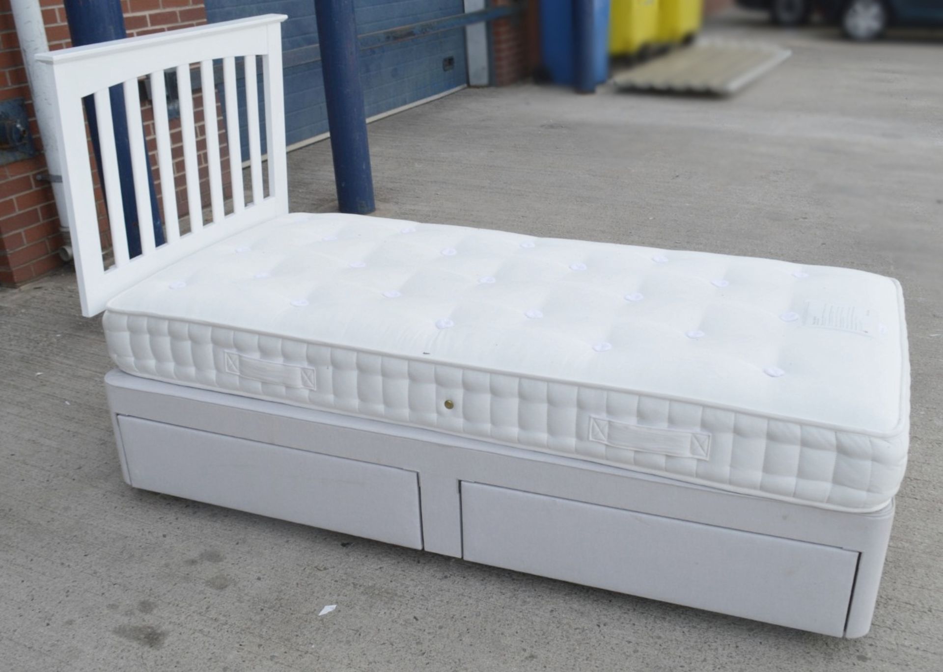 1 x Single JOHN LEWIS Bed With Headboard - Preowned, From An Exclusive Property - Dimensions: W90 - Image 5 of 8