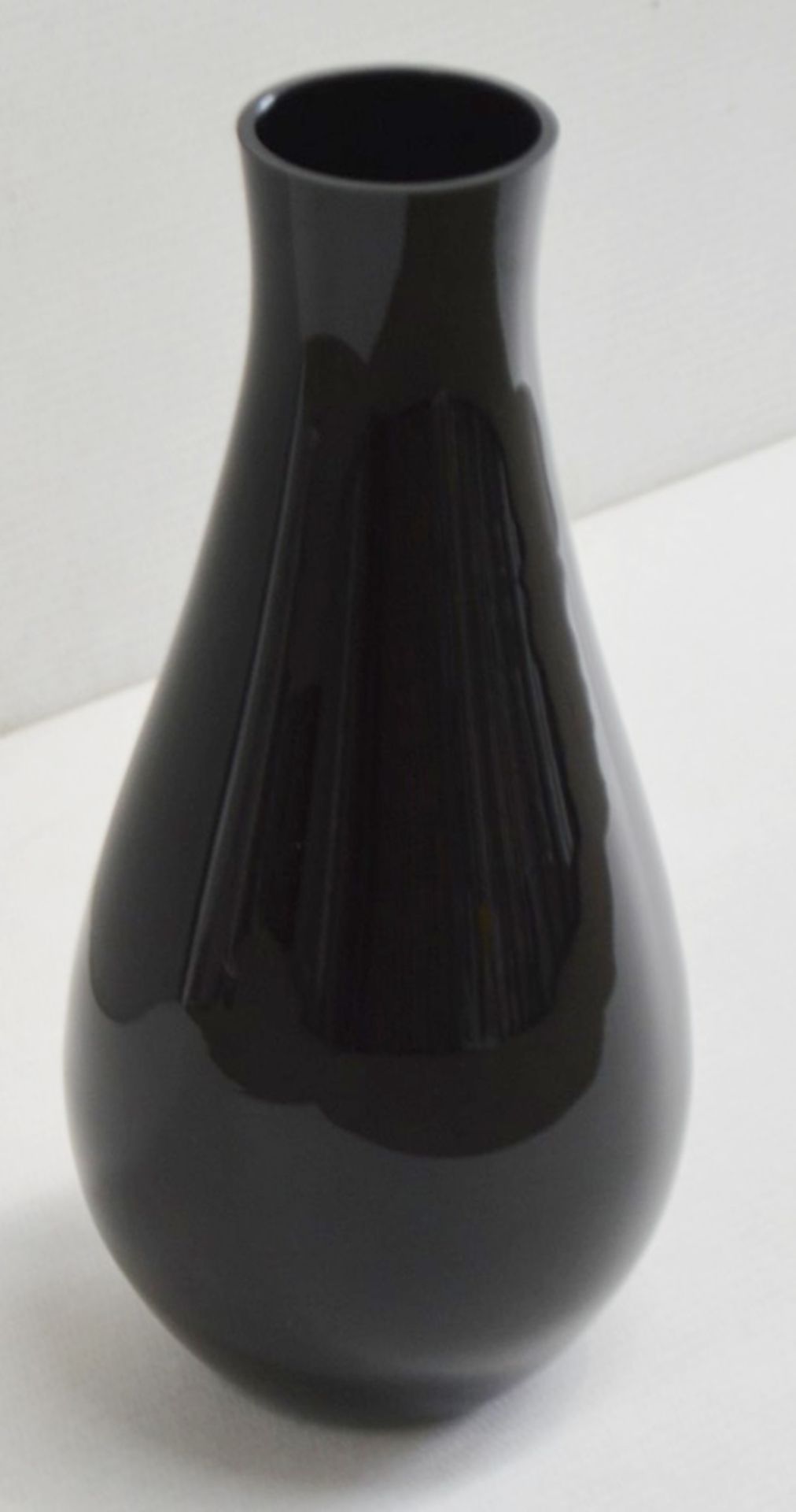 1 x Large Flower Vase In Black Glass - Preowned, From An Exclusive Property - Dimensions: H56 x - Image 3 of 5