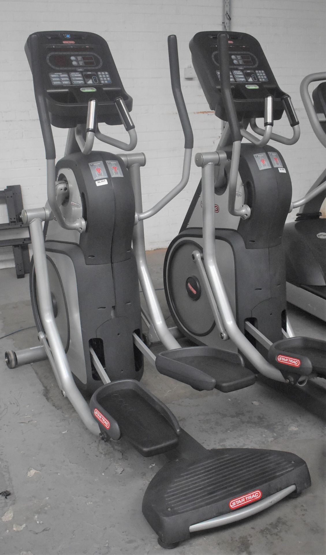 1 x Star Trac Commercial Excercise Elliptical Cross Trainer - CL011 - Ref SL307 GIT -  Location: - Image 4 of 9