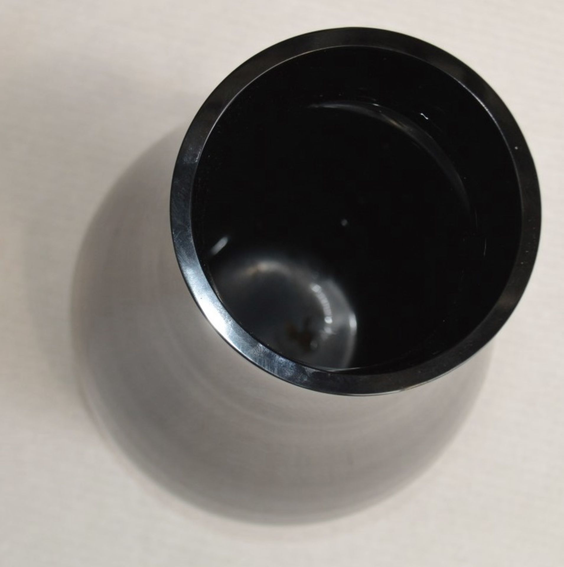 1 x Large Flower Vase In Black Glass - Preowned, From An Exclusive Property - Dimensions: H56 x - Image 5 of 5