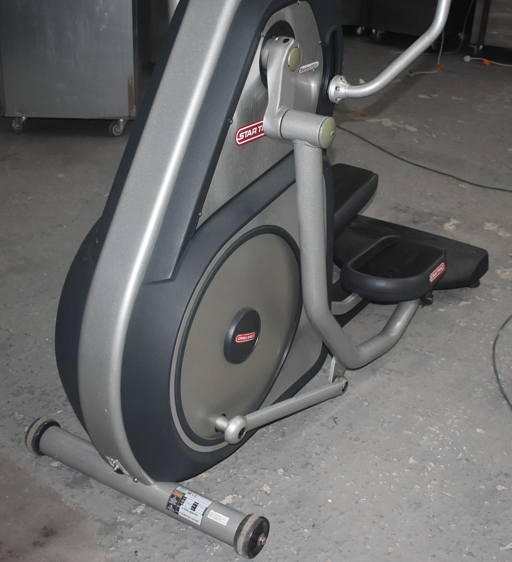 1 x Star Trac Commercial Excercise Elliptical Cross Trainer - CL011 - Ref SL307 GIT -  Location: - Image 5 of 9