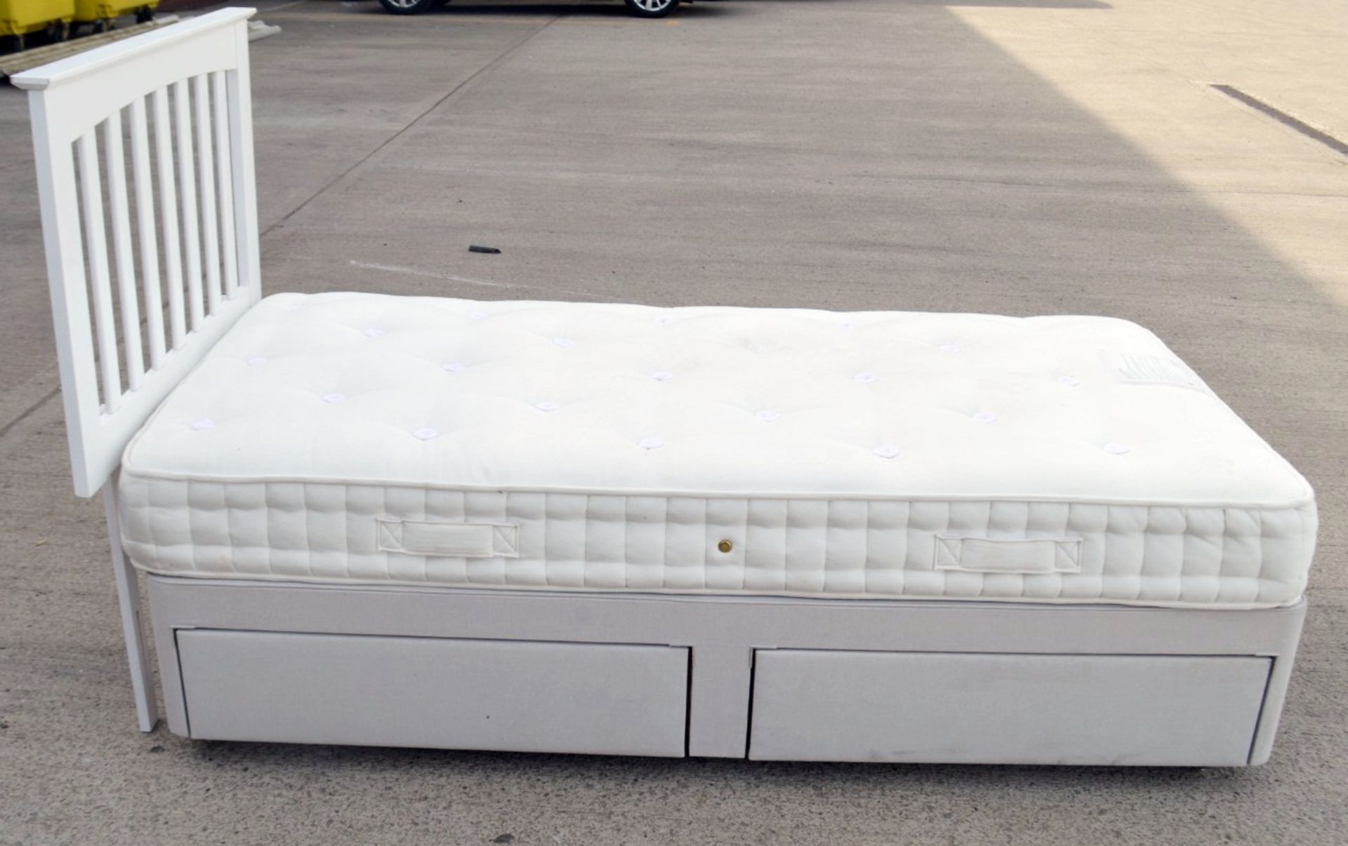 1 x Single JOHN LEWIS Bed With Headboard - Preowned, From An Exclusive Property - Dimensions: W90 - Image 3 of 10