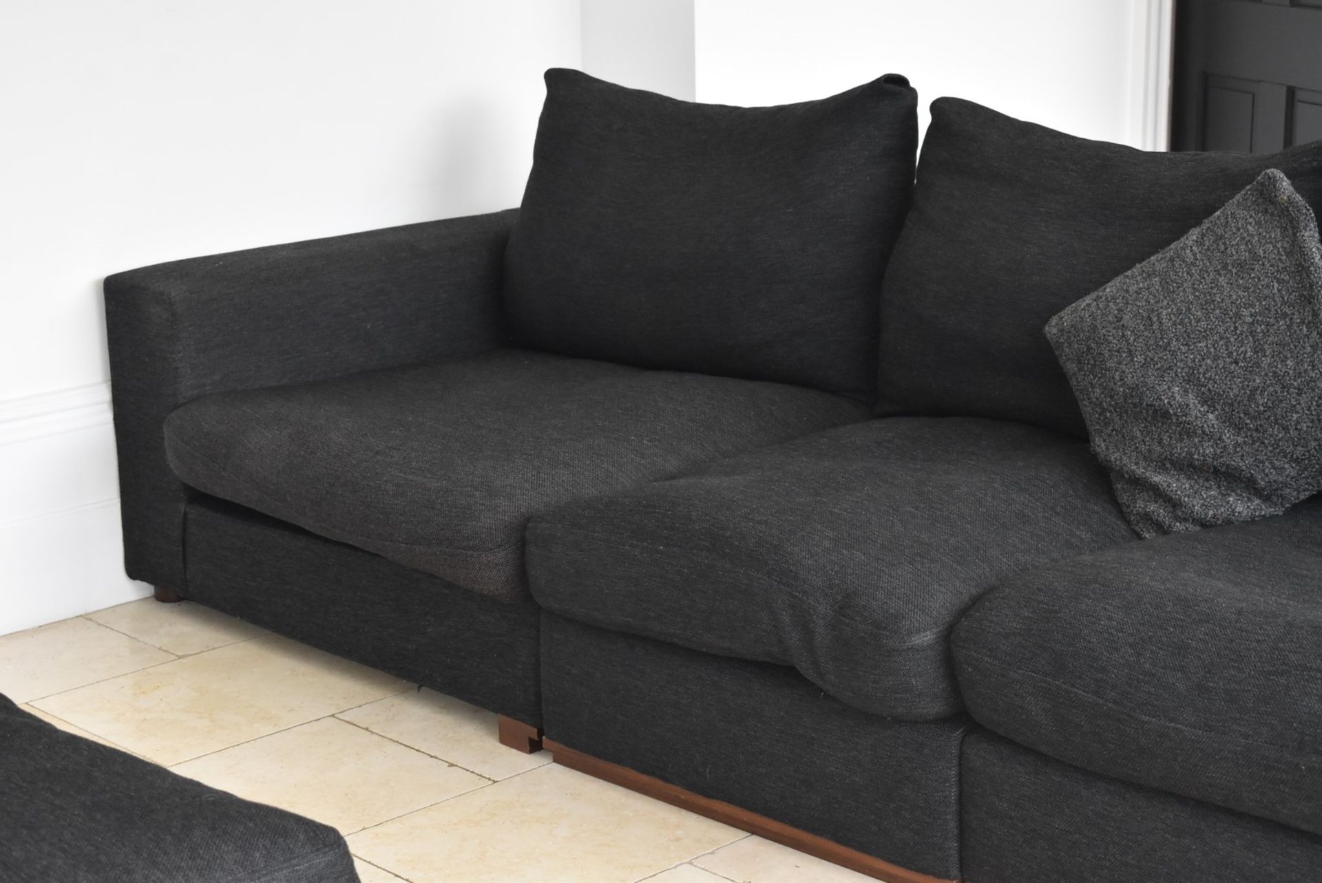 1 x Large Corner Sofa Upholstered in Dark Grey Grey Fabric - Inc Footstool - NO VAT ON THE HAMMER! - Image 12 of 15