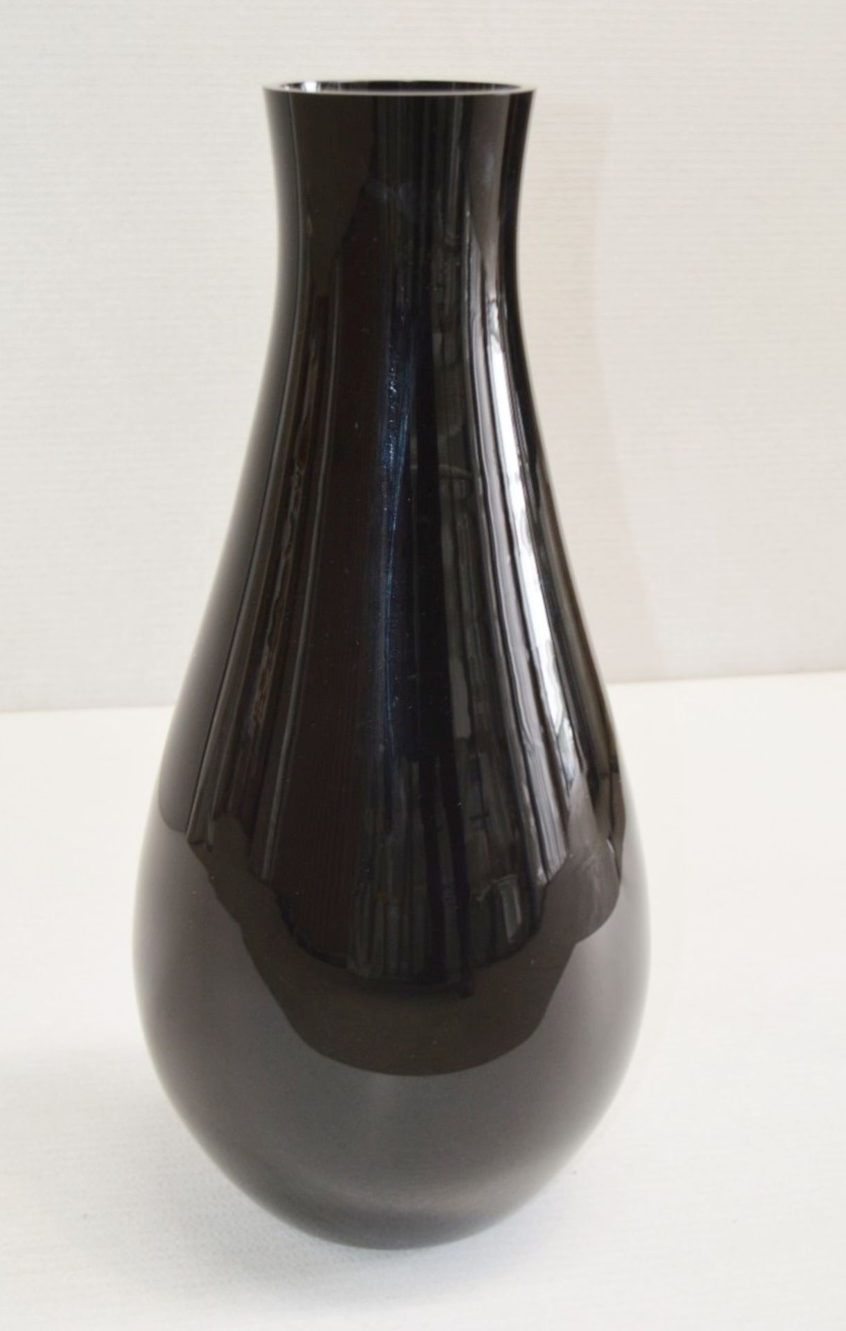 1 x Large Flower Vase In Black Glass - Preowned, From An Exclusive Property - Dimensions: H56 x - Image 4 of 5