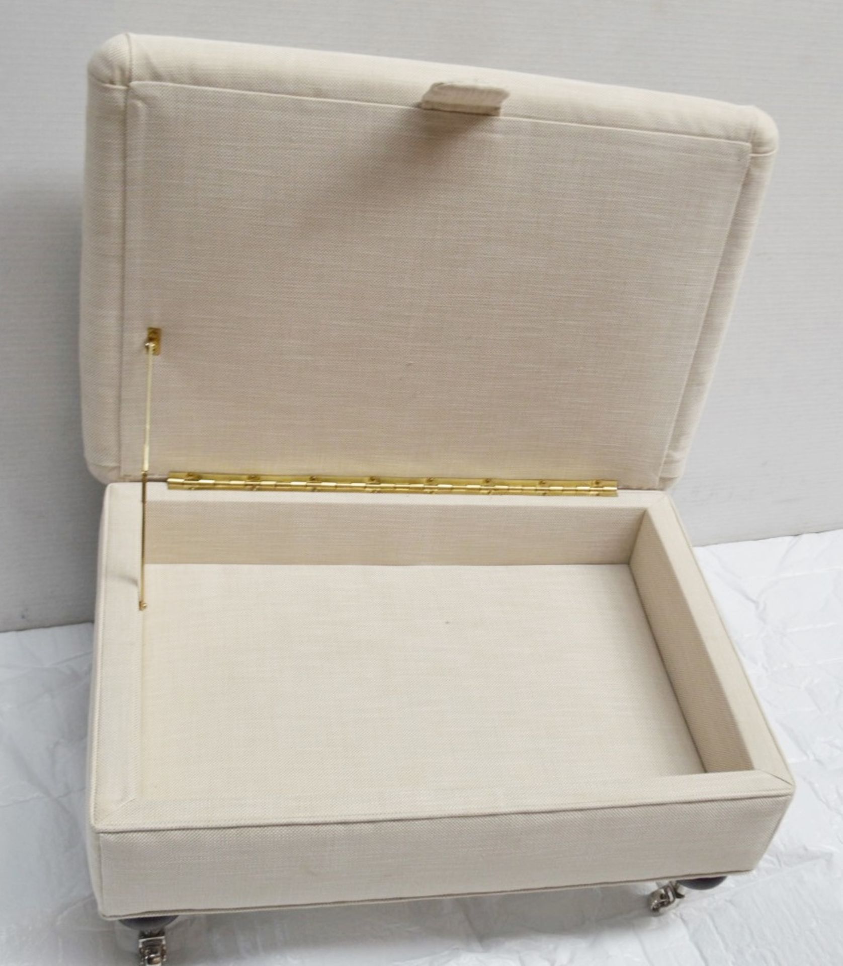 1 x DURESTA Ruskin Foot Stool Storage Box In Cream - Dimensions: W74 x D53 x H35cm - RRP £1,219 - Image 4 of 6