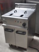 1 x Lincat Opus 700 Single Tank Electric Fryer With Built In Filtration - 3 Phase - Approx RRP £3,