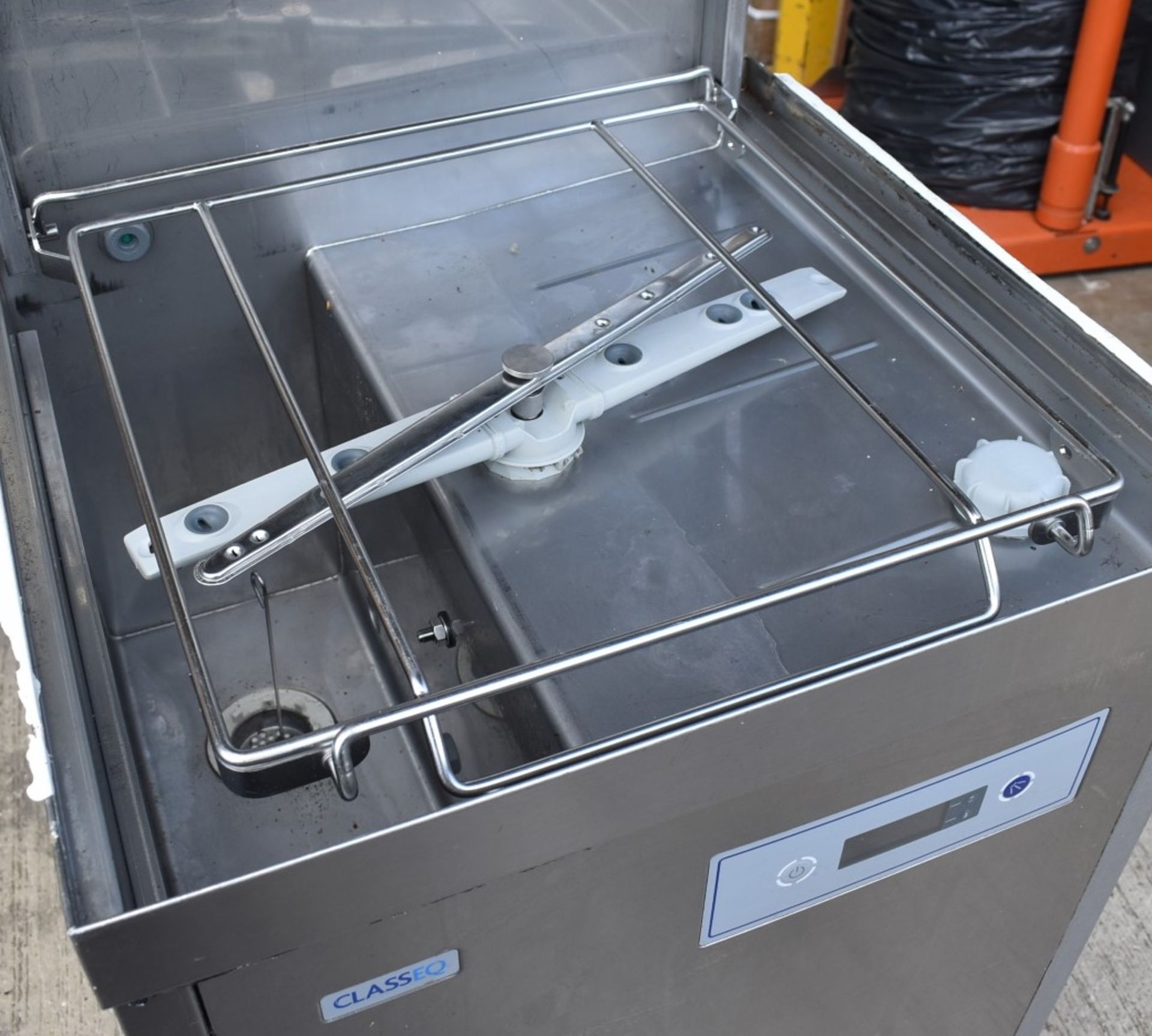 1 x Classeq Passthrough Dishwasher - Model P500AWS - Includes Outlet Table -  3 Phase - Recently - Image 4 of 18