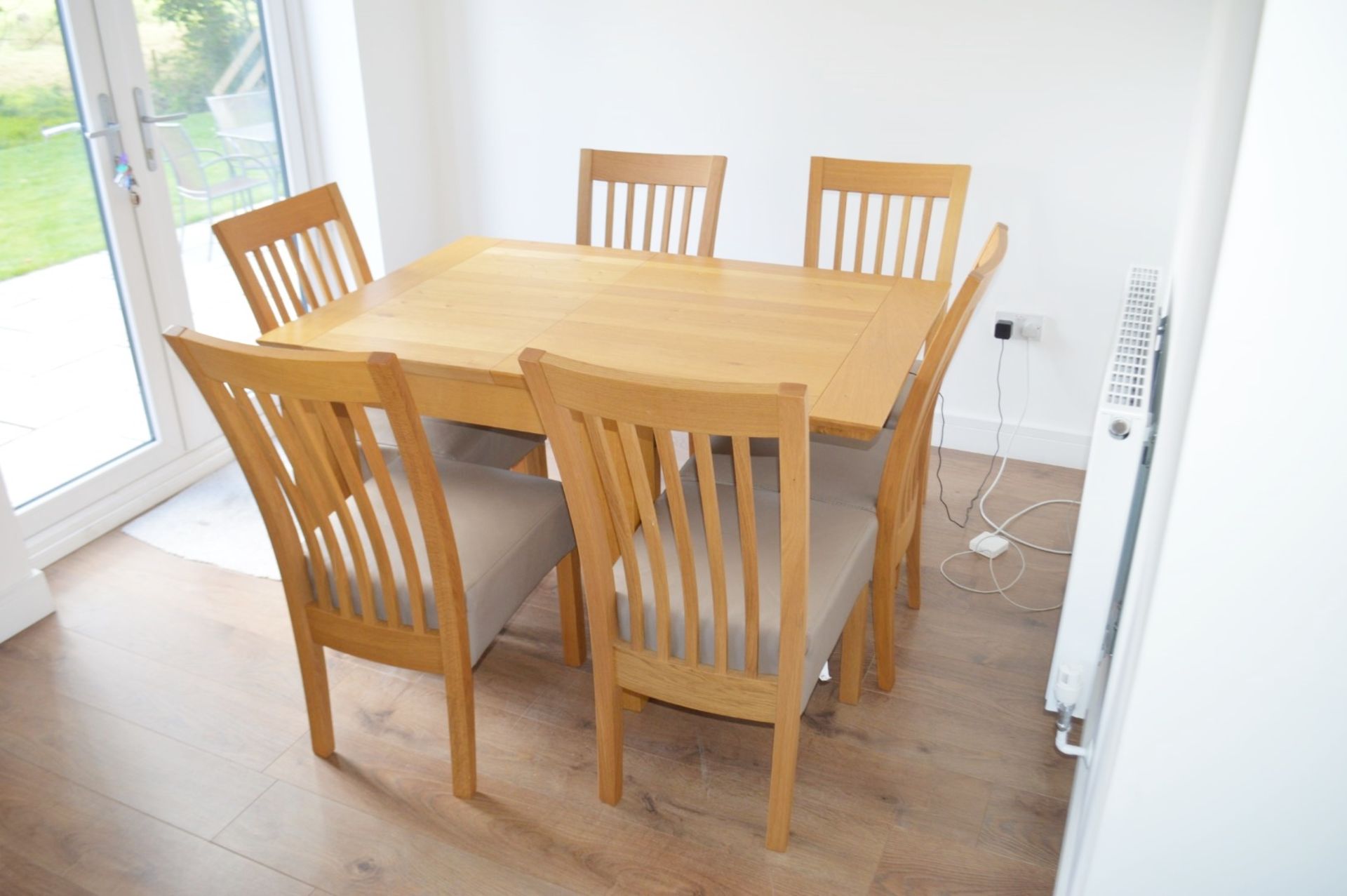 1 x Solid Wood Butterfly Extending Table & 6 Fabric Seat Chairs - CL684 - Location: Thornton PR3 - - Image 2 of 2