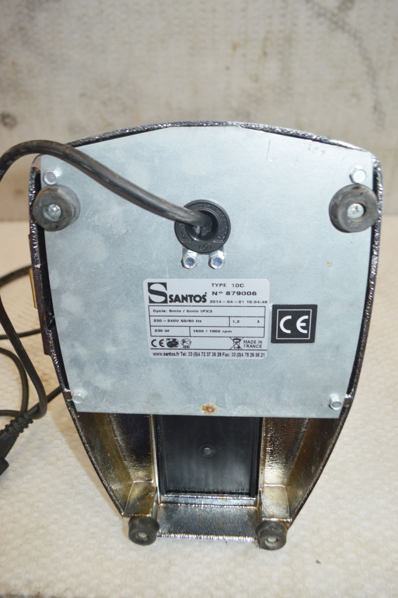 1 x Santos French Handmade Juicer - (220-240volts) - Recently Removed From A Commercial Restaurant - Image 5 of 13