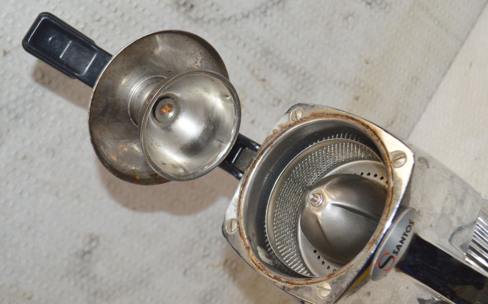 1 x Santos French Handmade Juicer - (220-240volts) - Recently Removed From A Commercial Restaurant - Image 4 of 13
