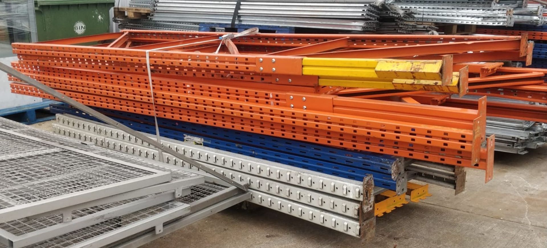 7 x Bays of Assort Pallet Racking - Includes 10 Uprights and 15 Crossbeams - Ref: MPC - CL011 - - Image 7 of 7