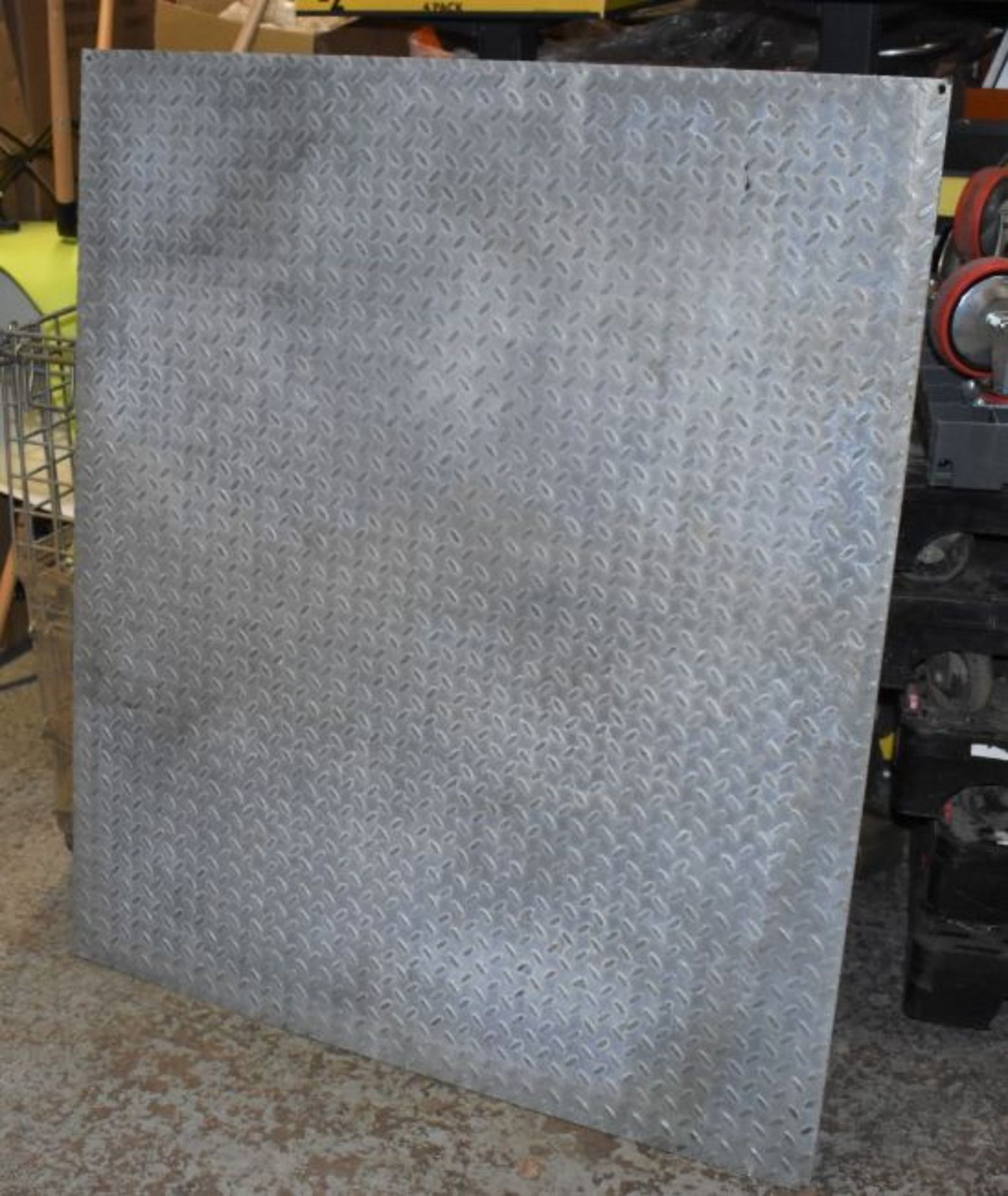 1 x Steel Tread Checker Plate - Size 106.5 x 122 x 0.6 cms - None Slip Floor Plate Suitable For - Image 2 of 6