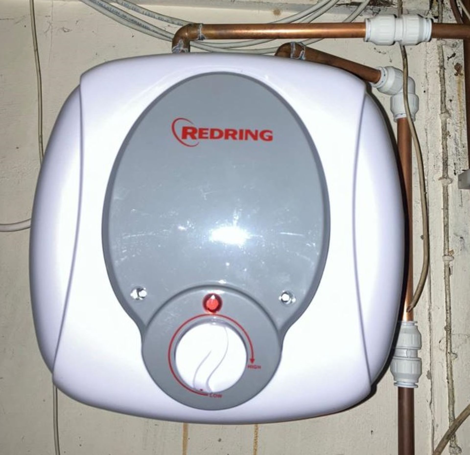 1 x Redring Stored Undersink 6L Water Heater 1.5kW  - To Be Removed From An Executive Office - Image 2 of 2