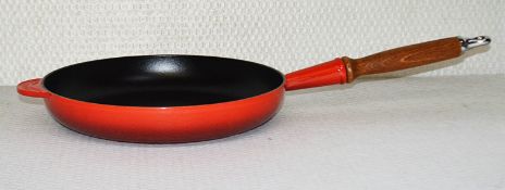 1 x LE CREUSET Cast Iron 26cm FRY PAN In Cerise Red - Original RRP £170.00 - Unused Boxed Stock