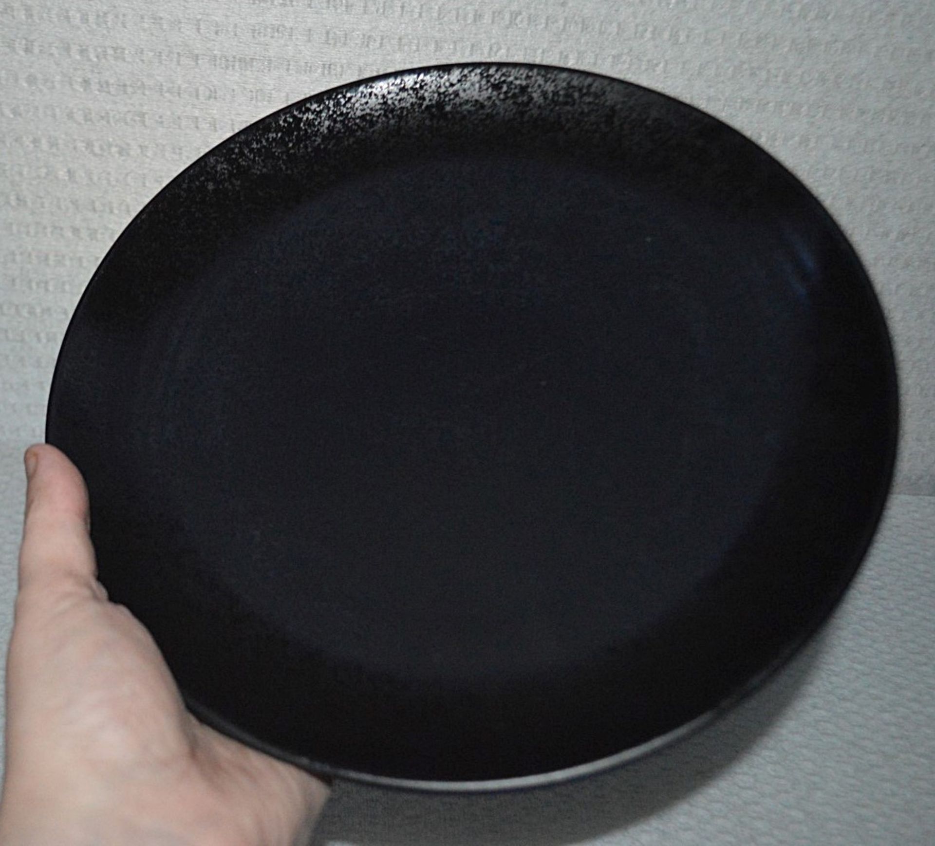 30 x RAK Porcelain 'Karbon' Black Round Flat Porcelain Plates - 26.5cm In Diameter - Image 4 of 5