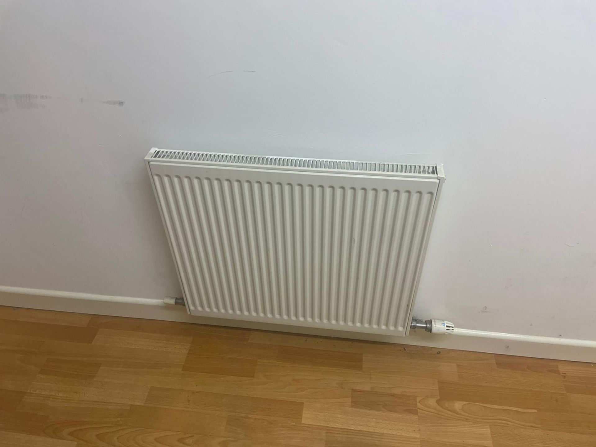 10 x Central Heating Radiators - To Be Removed From An Executive Office Environment - CL681 - Ref: - Image 3 of 4