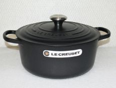 1 x LE CREUSET Cast Iron Large Round 26cm Covered Casserole Dish - Original RRP £280.00