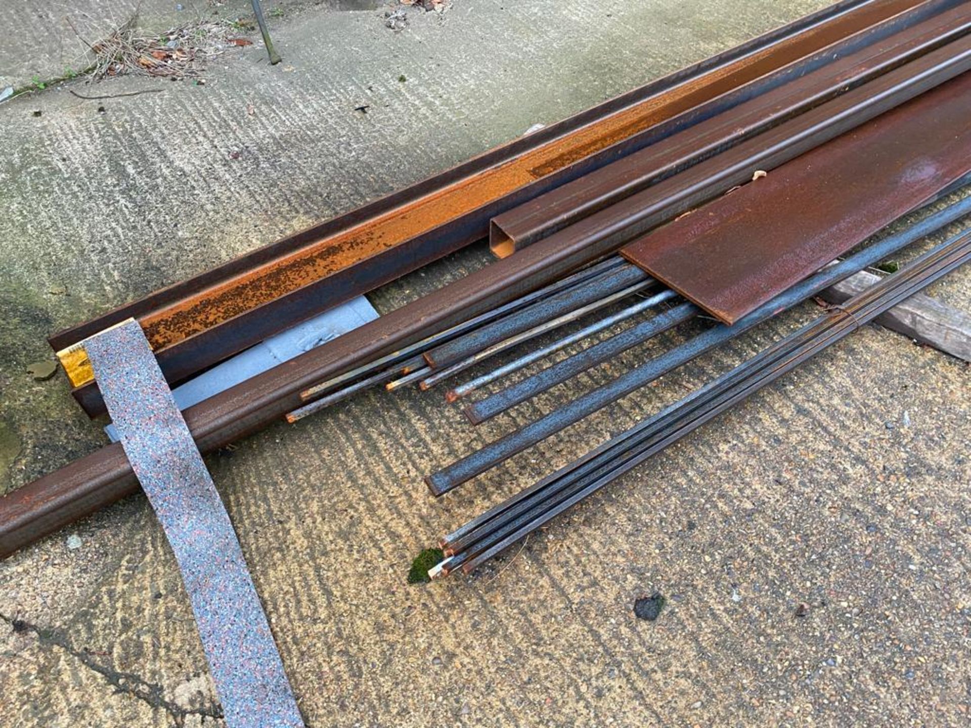 1 x Assorted Collection of Iron Strips, Rods, Plate and RSJ's - One RSJ Measures Over 12 Meters in - Image 3 of 4