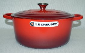 1 x Le Creuset Shallow 26cm Cast Iron Casserole Dish In Cerise - Dimensions: 30cm / Capacity 8.1