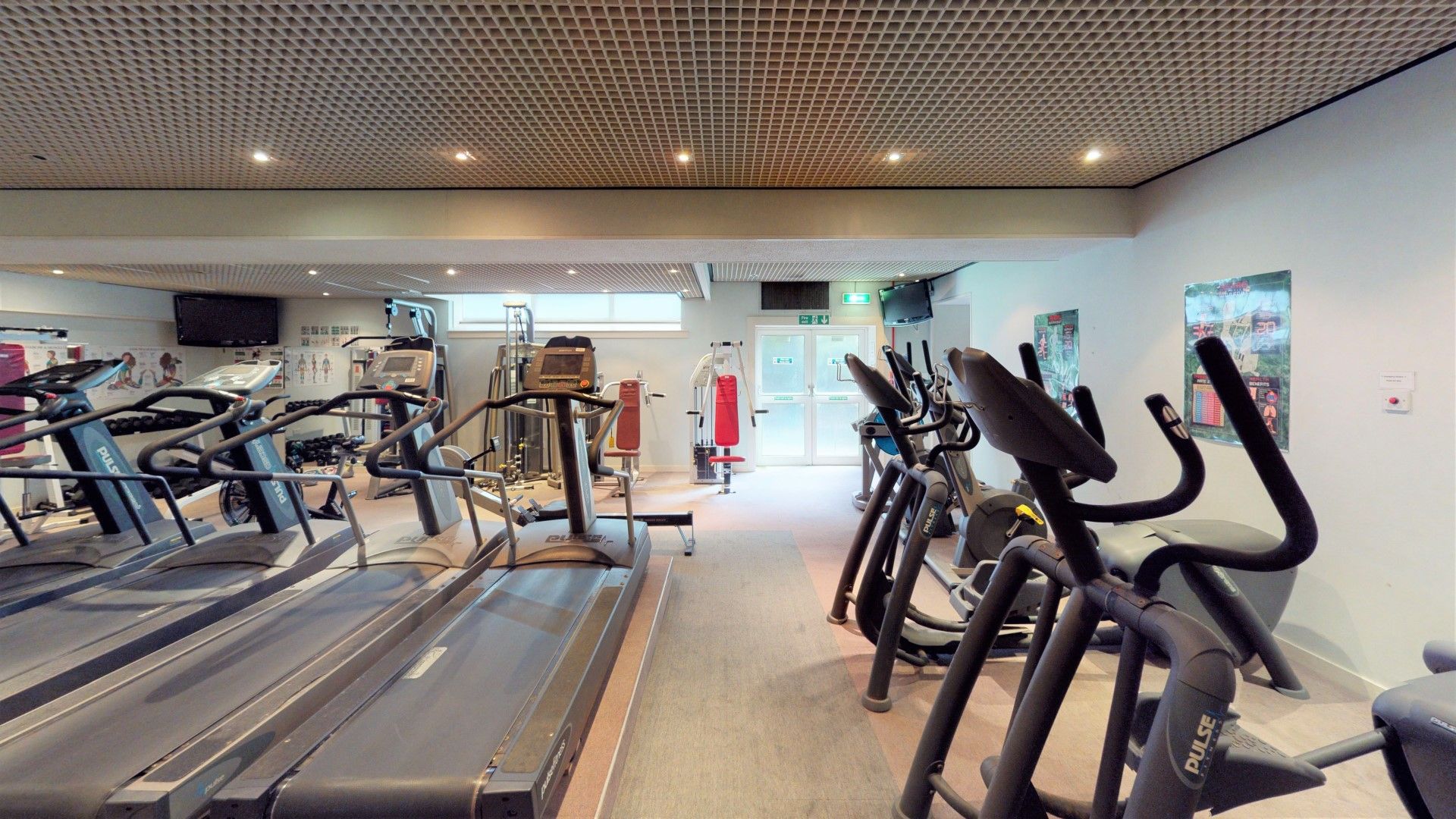 Take a Virtual SITE TOUR of The Professional Gym Equipment - Location: Glasgow G67 - Image 4 of 5