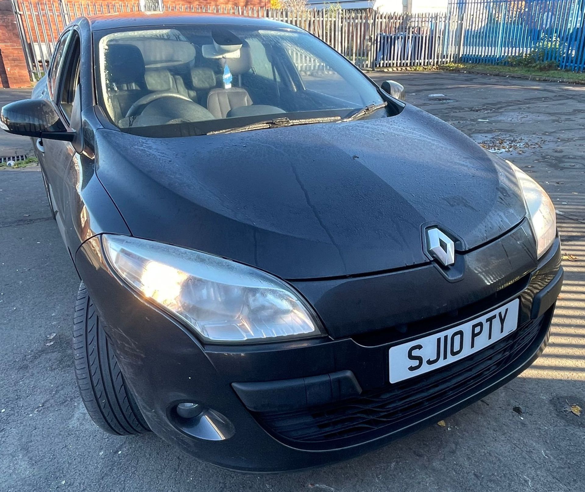 2010 Renault Megane Dynamique Vvt - NO VAT ON THE HAMMER - Location: Altrincham WA1472,512 Miles.