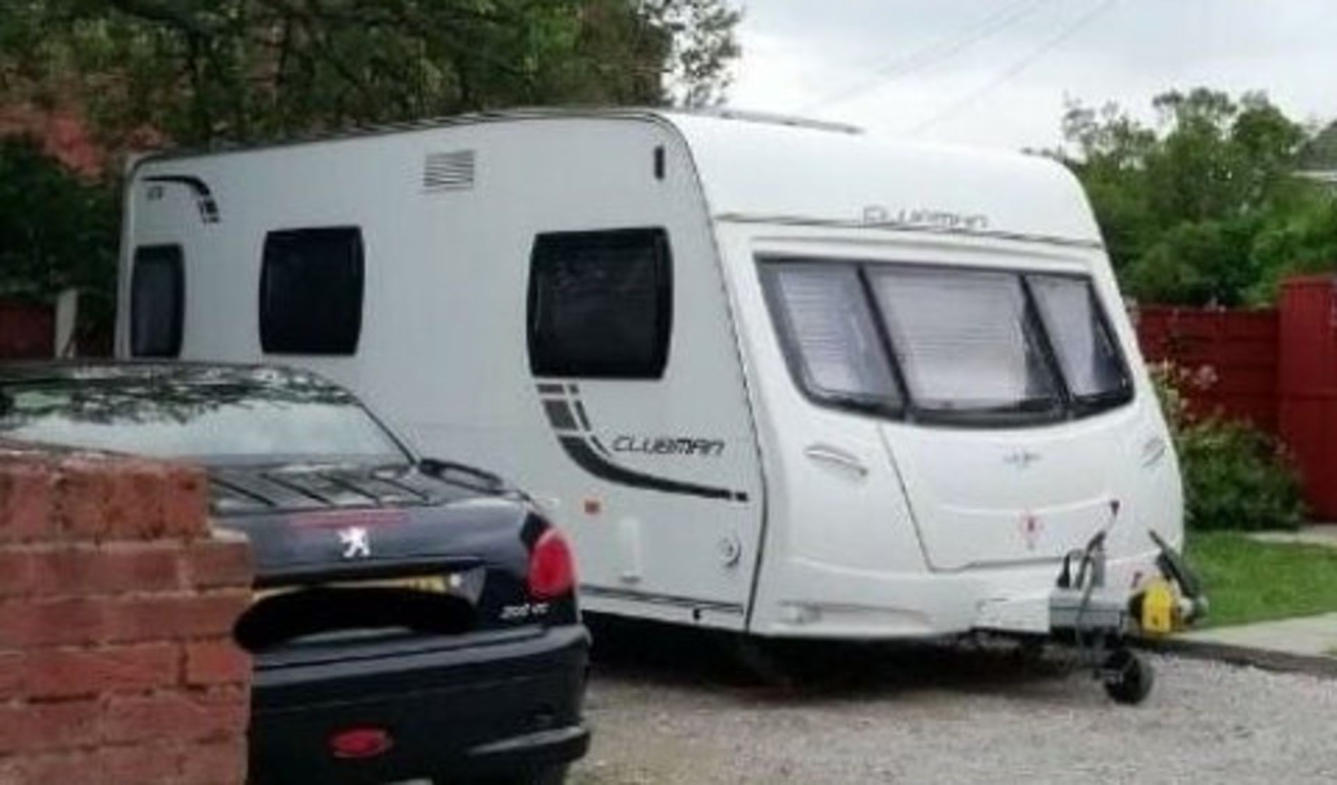 2012 Lunar Clubman ES 4 Berth Caravan - CL999 - NO VAT ON THE HAMMER - Location: Ashton-Under-Lyne O - Image 3 of 11