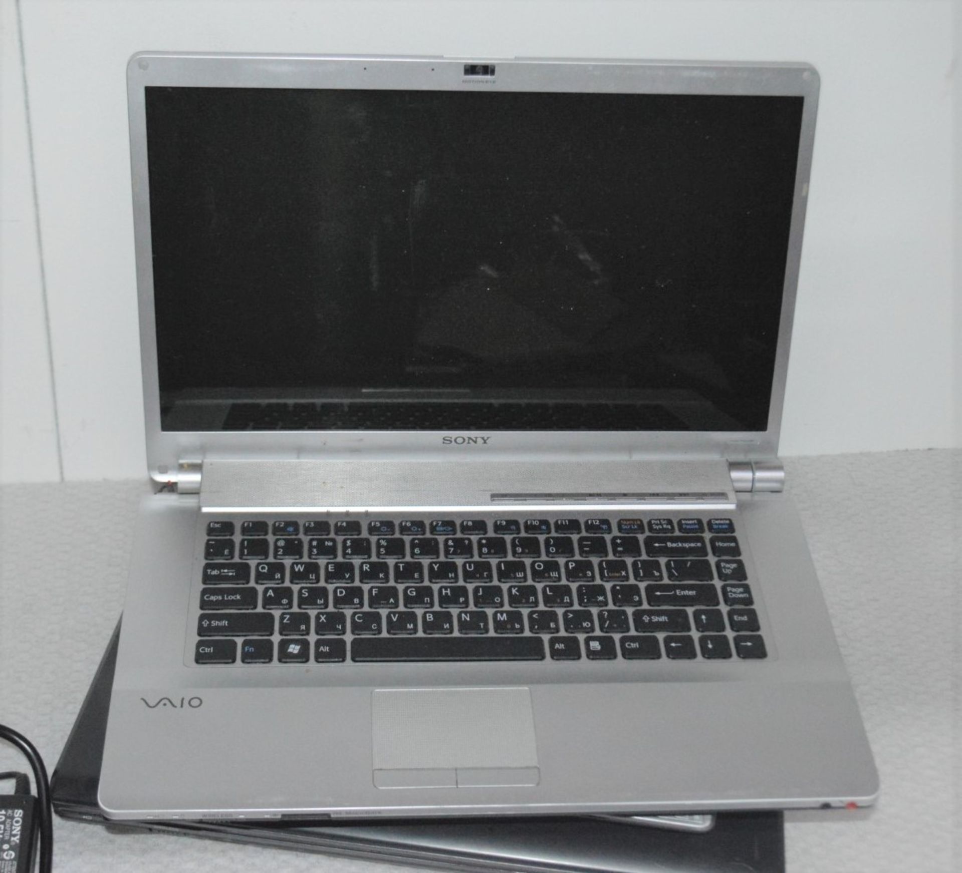 4 x Assorted Laptops - Untested, Sold As Seen - Ref: MPC805 - CL678 - Location: Altrincham WA14 - Image 2 of 6