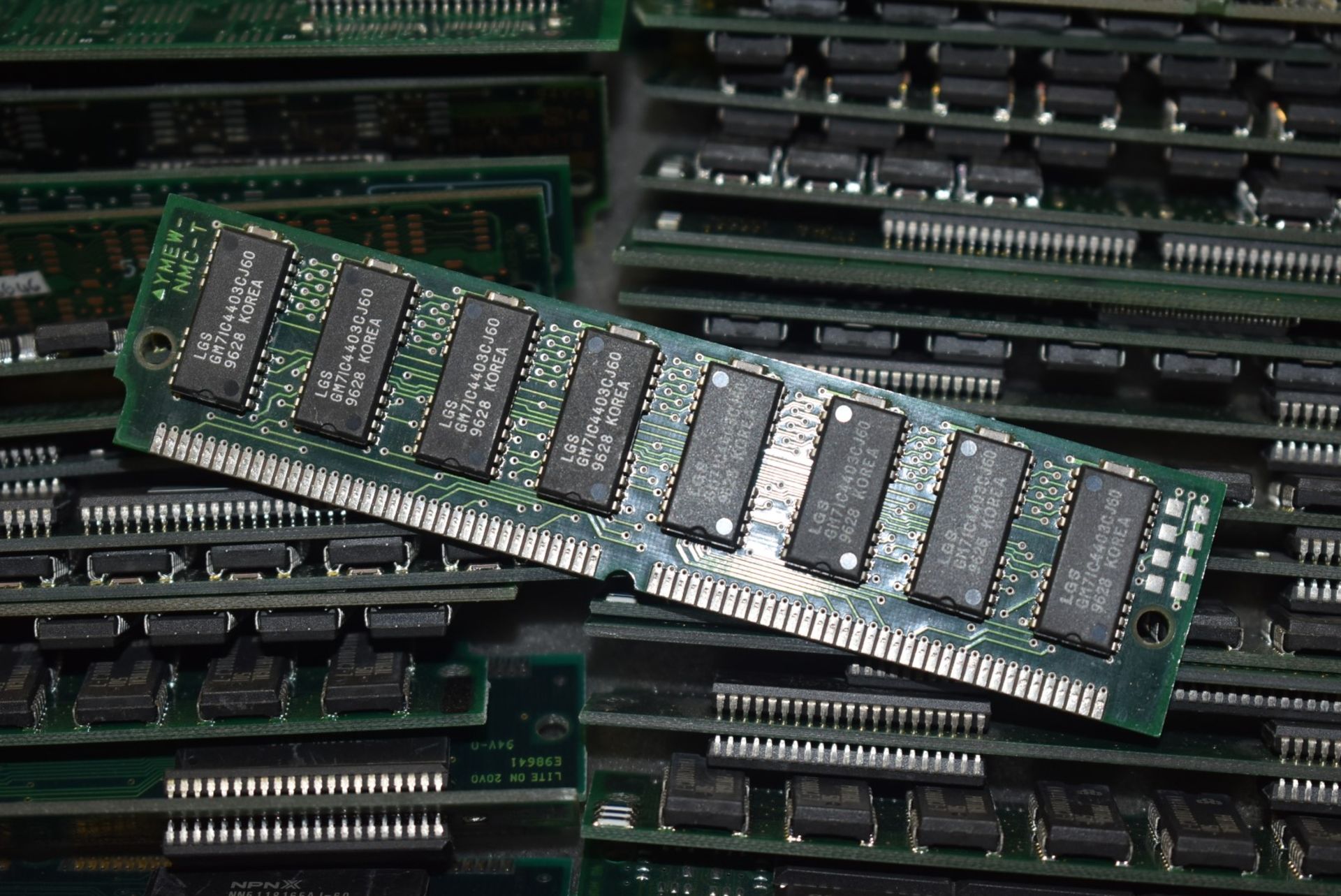 Approx 50 x Pieces of EDO Memory Modules - Ideal For Vintage Computer Enthusiasts - Ref: MPC604 CG - - Image 8 of 11