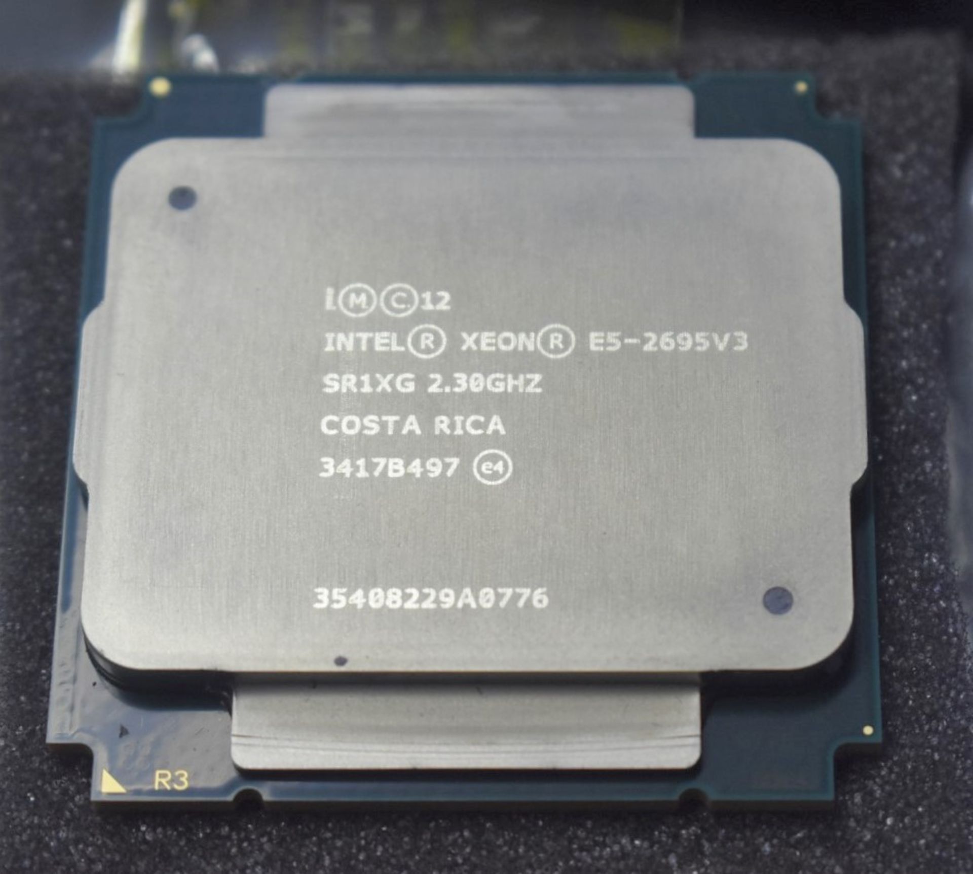 1 x Intel Xeon E5-2695V3 3.3ghz Processor - Features 14 Cores and 28 Threads, 35mb Cache, Socket