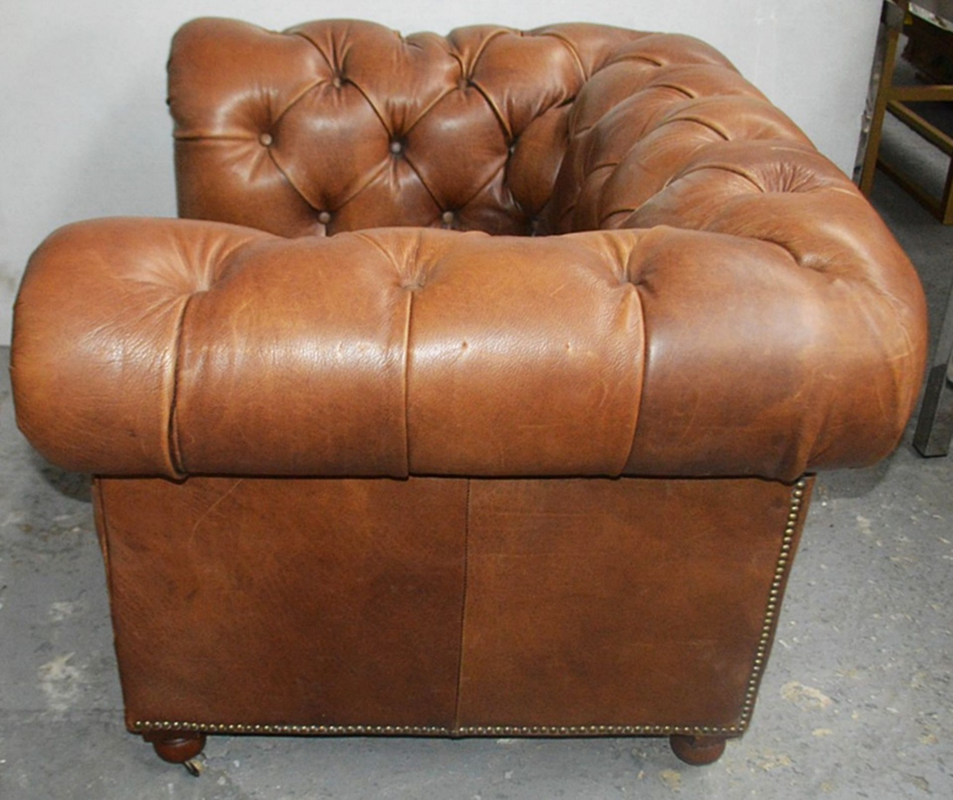 1 x Vintage-style Large Leather Chesterfield Armchair Featuring A Distressed Finish - Image 4 of 6