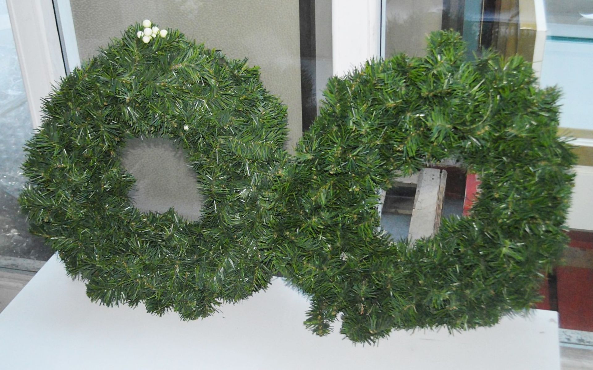 8 x Assorted Sections Of Commercial Christmas Display Wreaths - Various Sizes - Ex-Showroom Pieces - Image 2 of 9