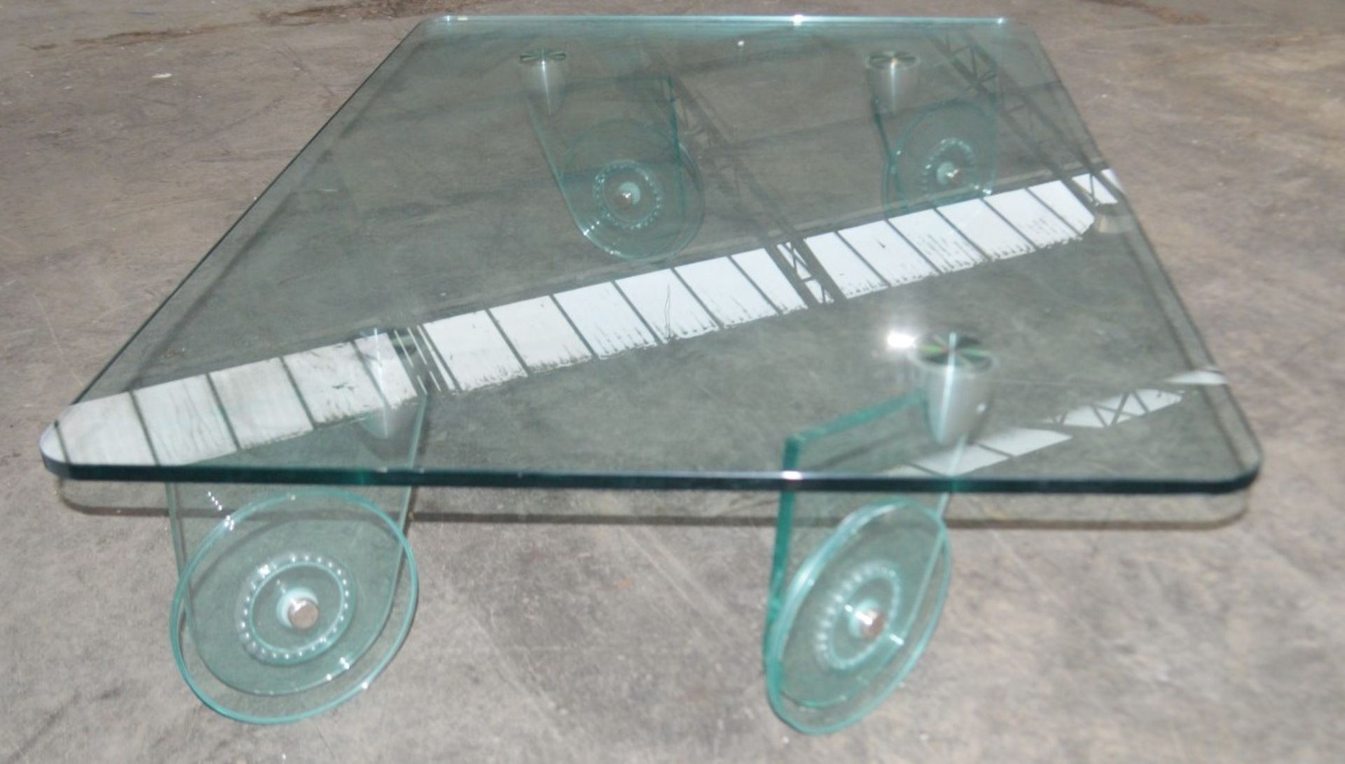 1 x Display Trolley Made Of Toughened Glass - Dimensions: W125 x D85 x H29cm - Ref: MHB165 - CL670 -