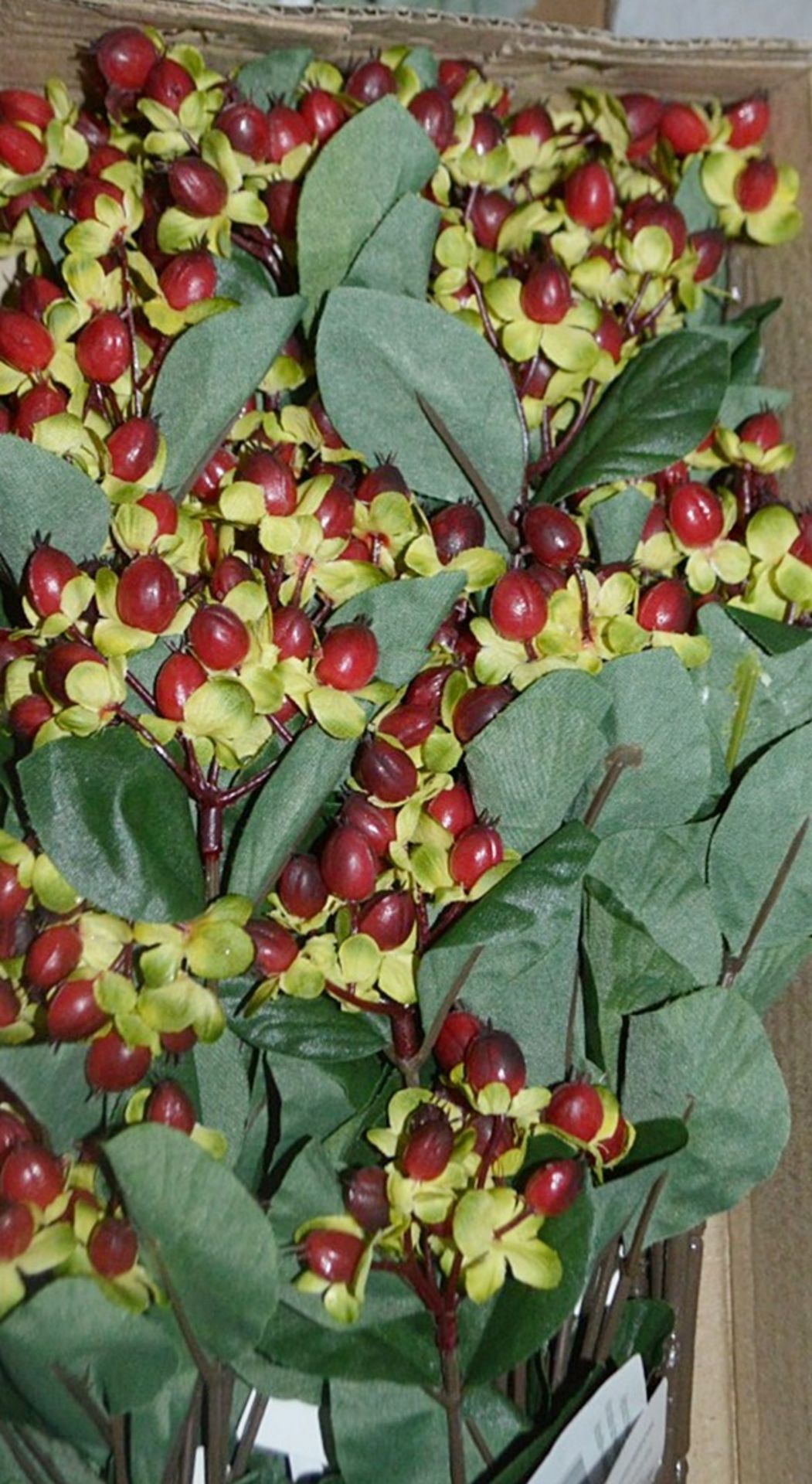 85 x Luxury Artificial Plant Floristry Sprays - Mostly Red Hypericum - 70cm Tall - Total RRP £400.00 - Image 5 of 6