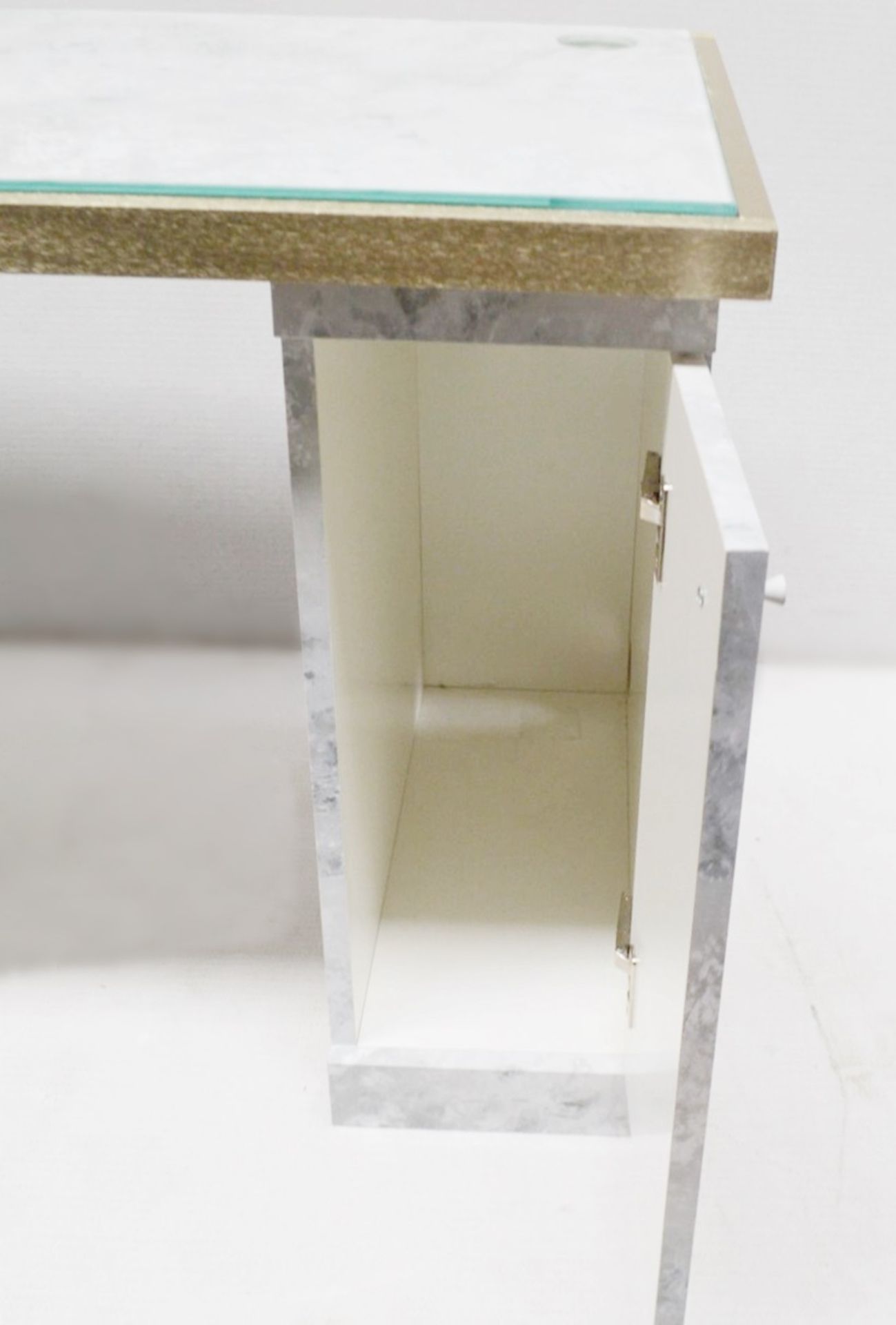 1 x BALDI Designer Retail Display Table / Desk Featuring A Marble Effect Aesthetic - Image 4 of 8