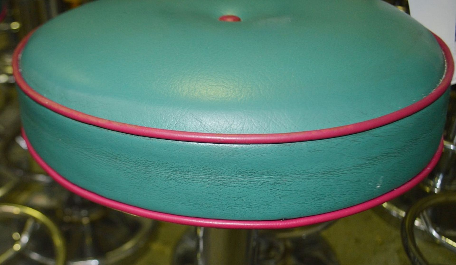 5 x Elegant Leather Upholstered Bar Stools From A World-Renowned London Department Store - Image 4 of 9