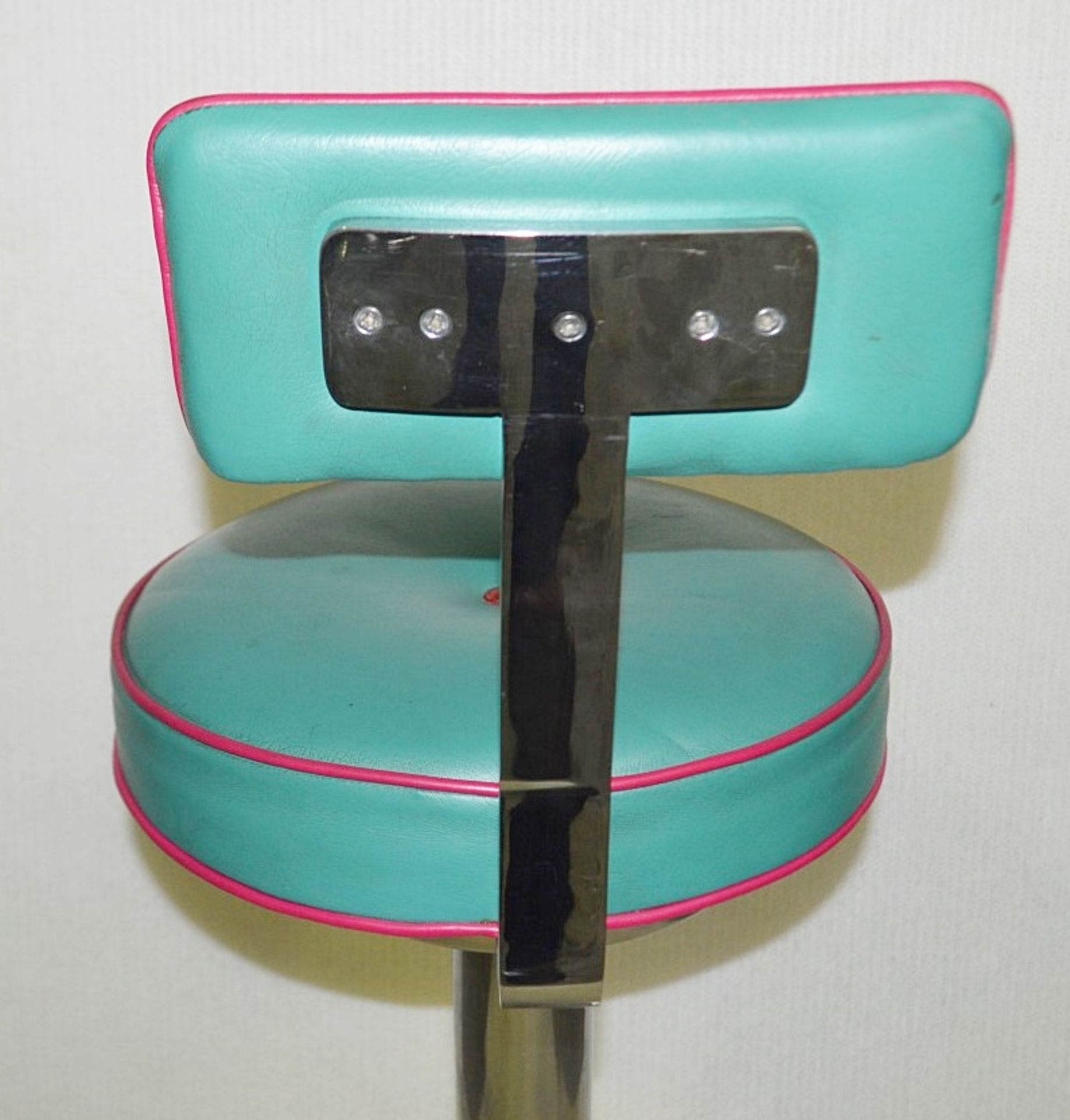 5 x Elegant Leather Upholstered Bar Stools From A World-Renowned London Department Store - Image 4 of 9