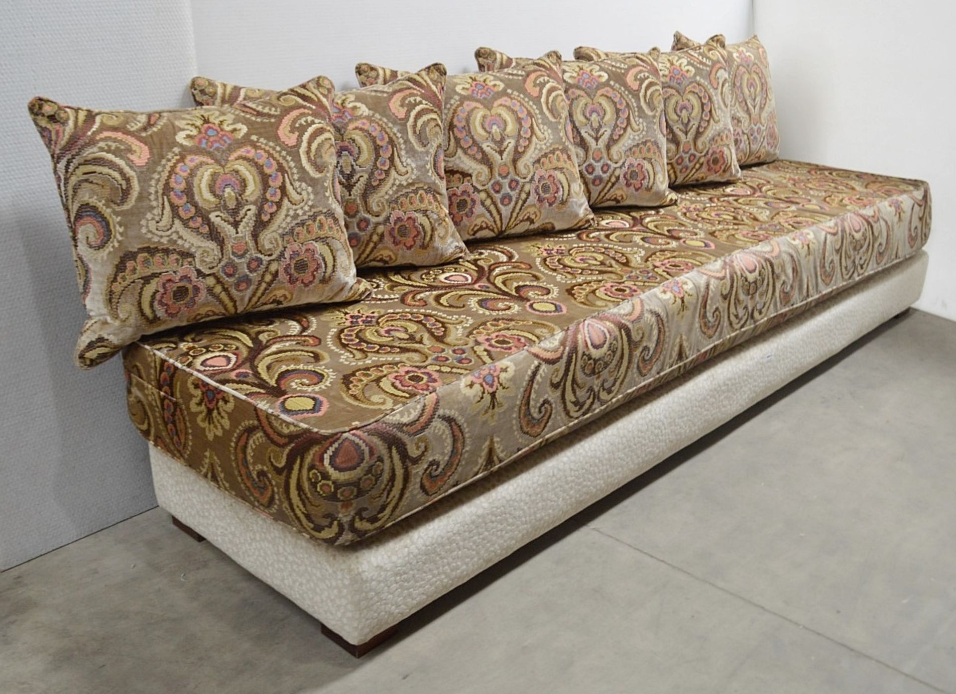 1 x Impressive 9ft Long Moroccan-style Seating Bench With Matching Footstool And 6 x Scatter