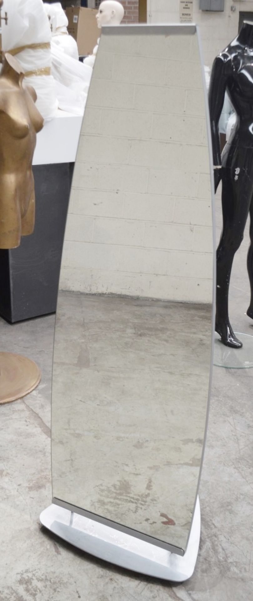 1 x Freestanding Department Store Mirror - 159cm Tall - Ref: MHB161 - CL011 - Location: Altrincham