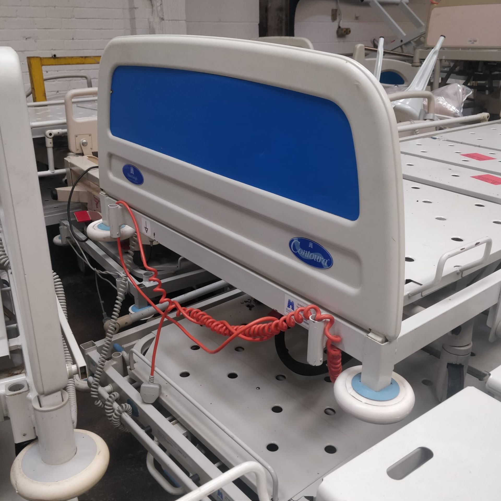 1 x Huntleigh CONTOURA Electric Hospital Bed - Features Rise/Fall 3-Way Profiling, Side Rails, - Image 3 of 7