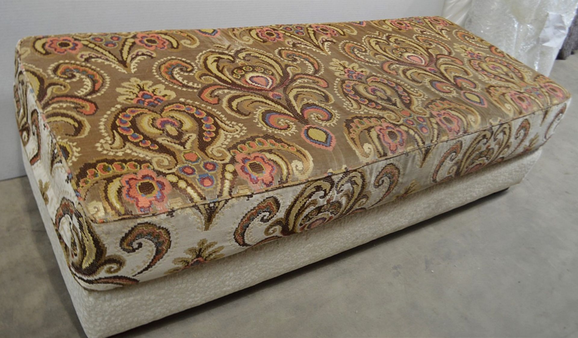 1 x Rectangular 1.7 Metre Moroccan-style Seating Bench With Matching Footstool And 5 x Scatter - Image 6 of 7
