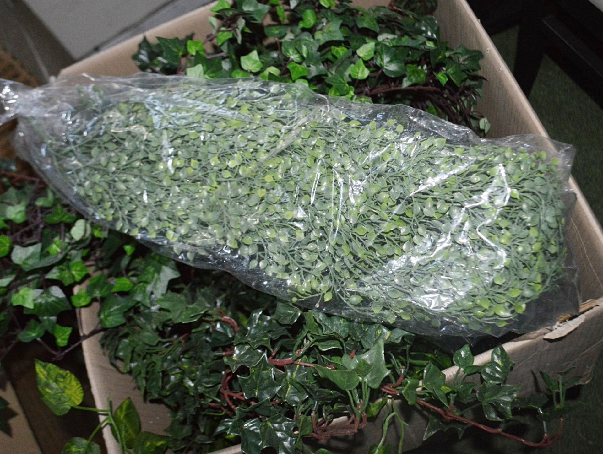 Approx 30 x Assorted Pieces Of Premium Artificial Ivy & Other Trailing Plants - Ex-Display Showroom - Image 4 of 4