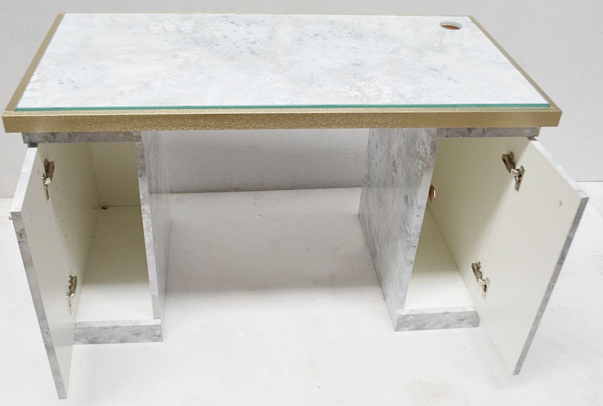 1 x BALDI Designer Retail Display Table / Desk Featuring A Marble Effect Aesthetic - Image 3 of 8