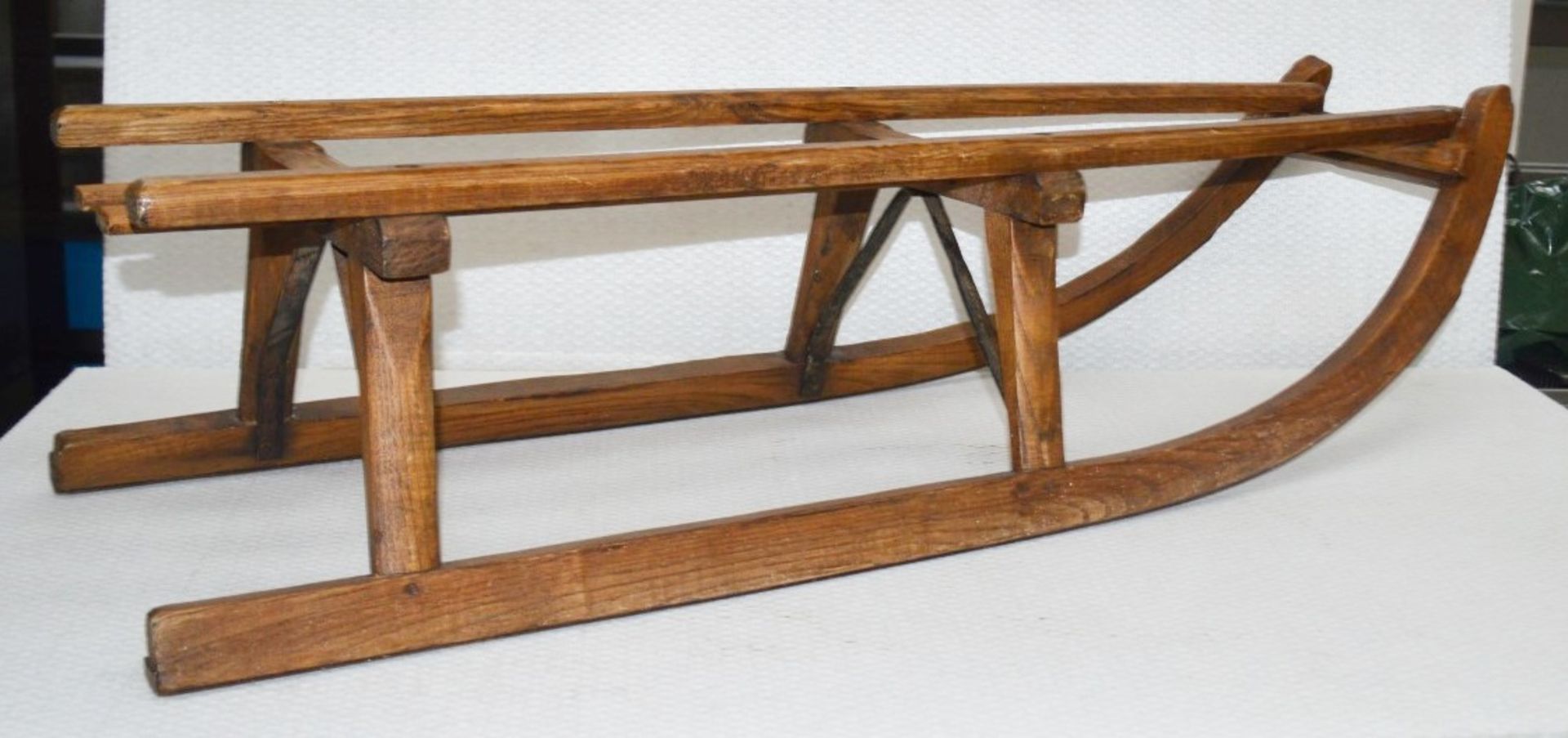 1 x Vintage Wooden Sledge - Ex-Display Piece - Dimensions: H26 x W100 x D36cm - Ref: HAR210 GIT - - Image 5 of 5