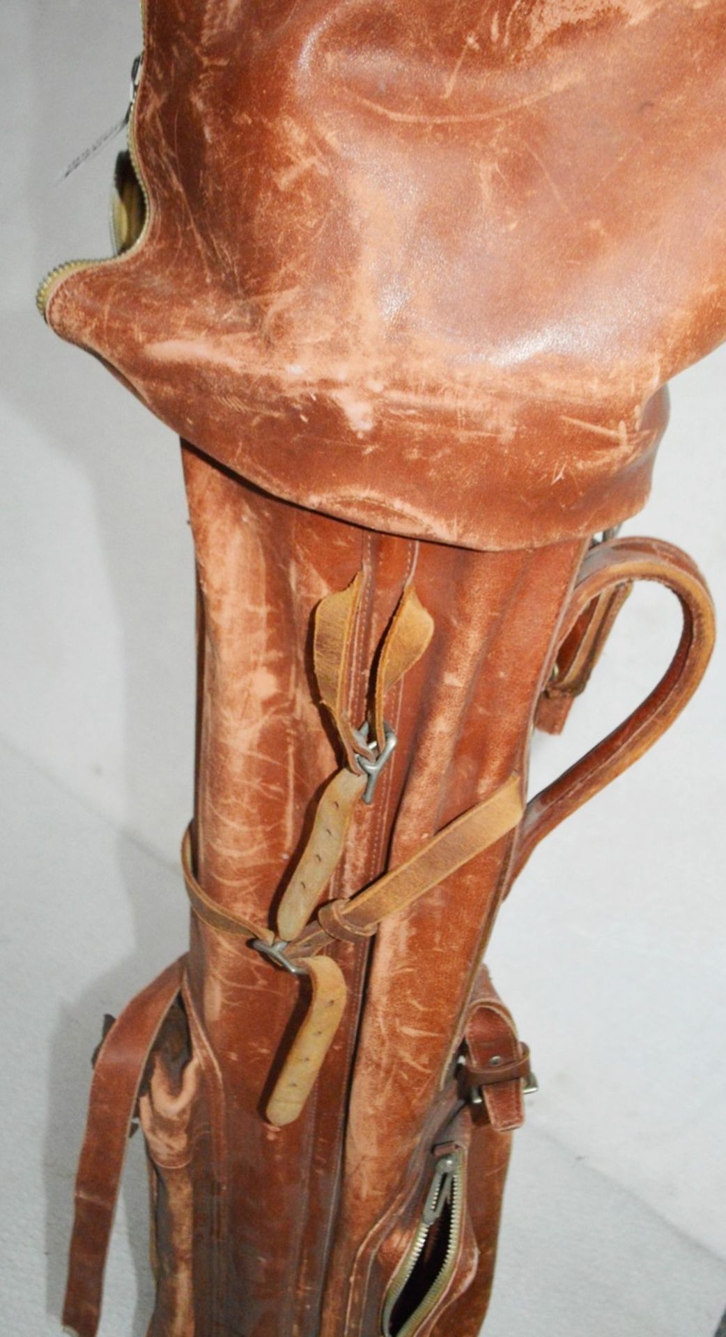 1 x Vintage Leather 'Gleneagles' Golf Bag With 10 x Assorted Branded Clubs - Ex-Display Props - Ref: - Image 19 of 20