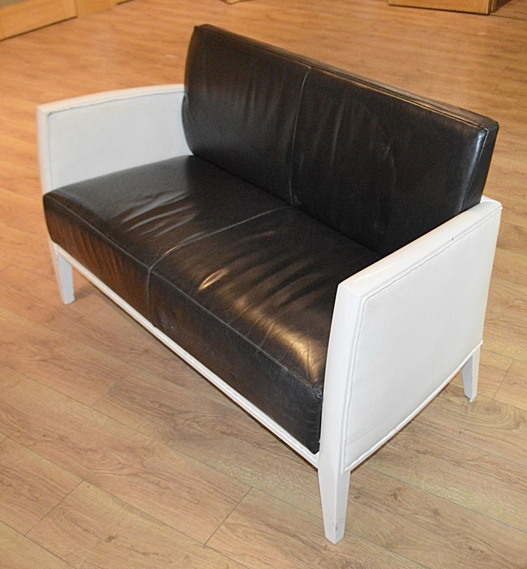 1 x Stylish Commercial Leather Upholstered 2-Seater Sofa With A High-Gloss Patent-Style Finish On - Image 7 of 7
