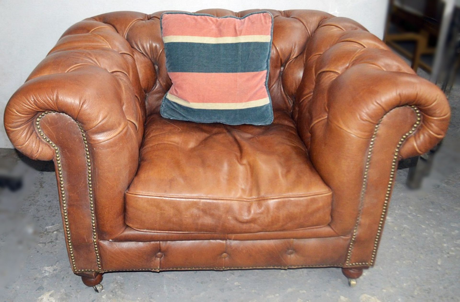 1 x Vintage-style Large Leather Chesterfield Armchair Featuring A Distressed Finish