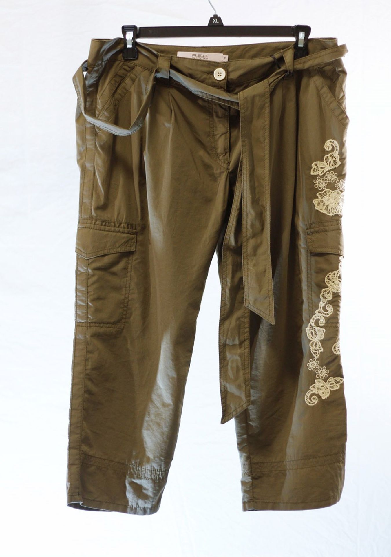 1 x Valentino Red Khaki 3/4 Length Trousers - Size: 16 - Material: 78% Cotton, 22% Silk - From a