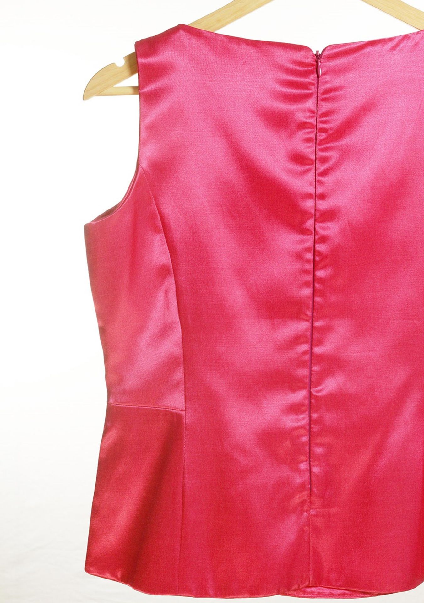 1 x Boutique Le Duc Fuschia Vest - From a High End Clothing Boutique In The - Image 5 of 10