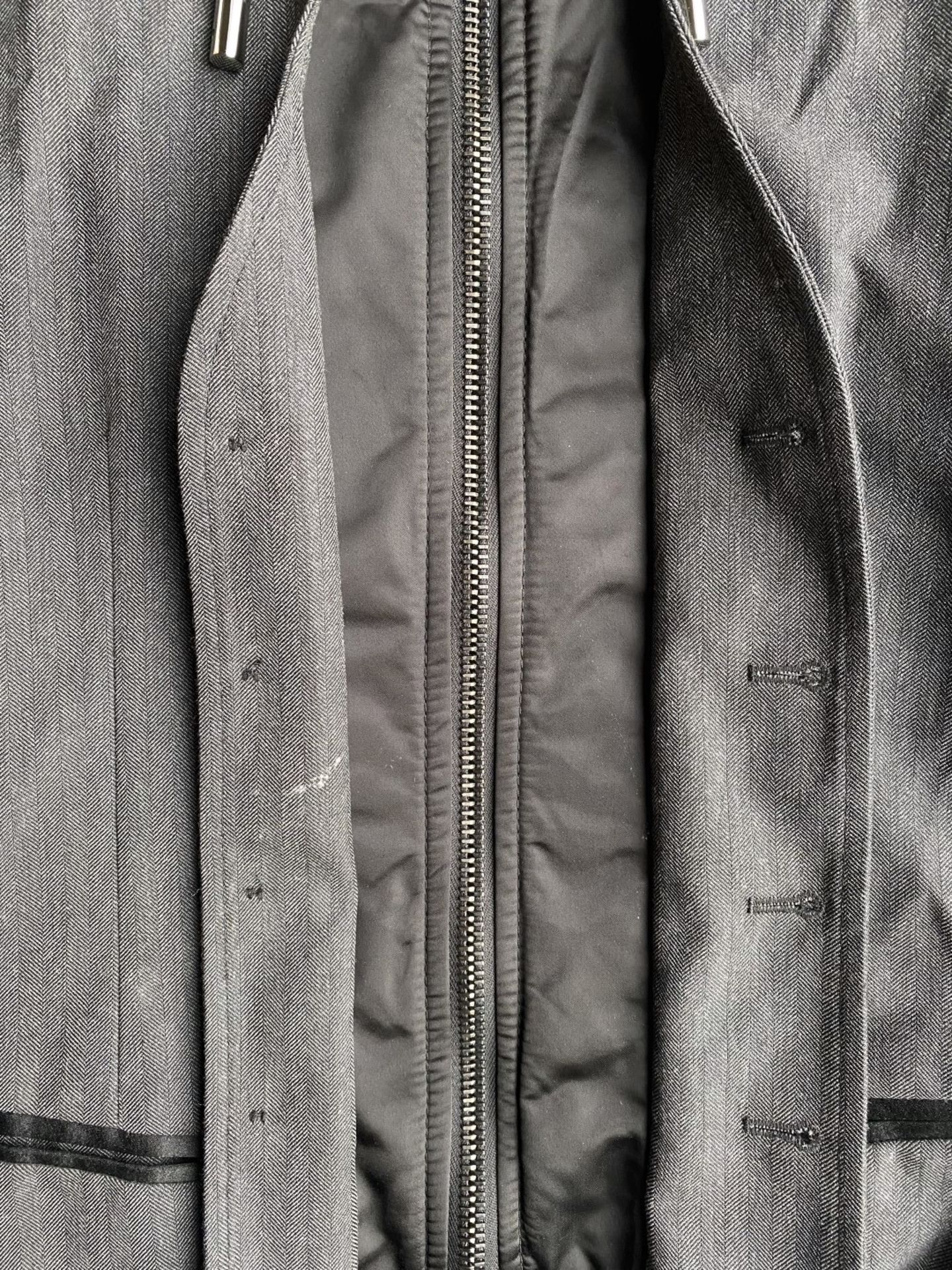 1 x Men's Genuine Dolce & Gabbana Hooded Gilet In Black & Grey - Size: 50 - Image 6 of 9
